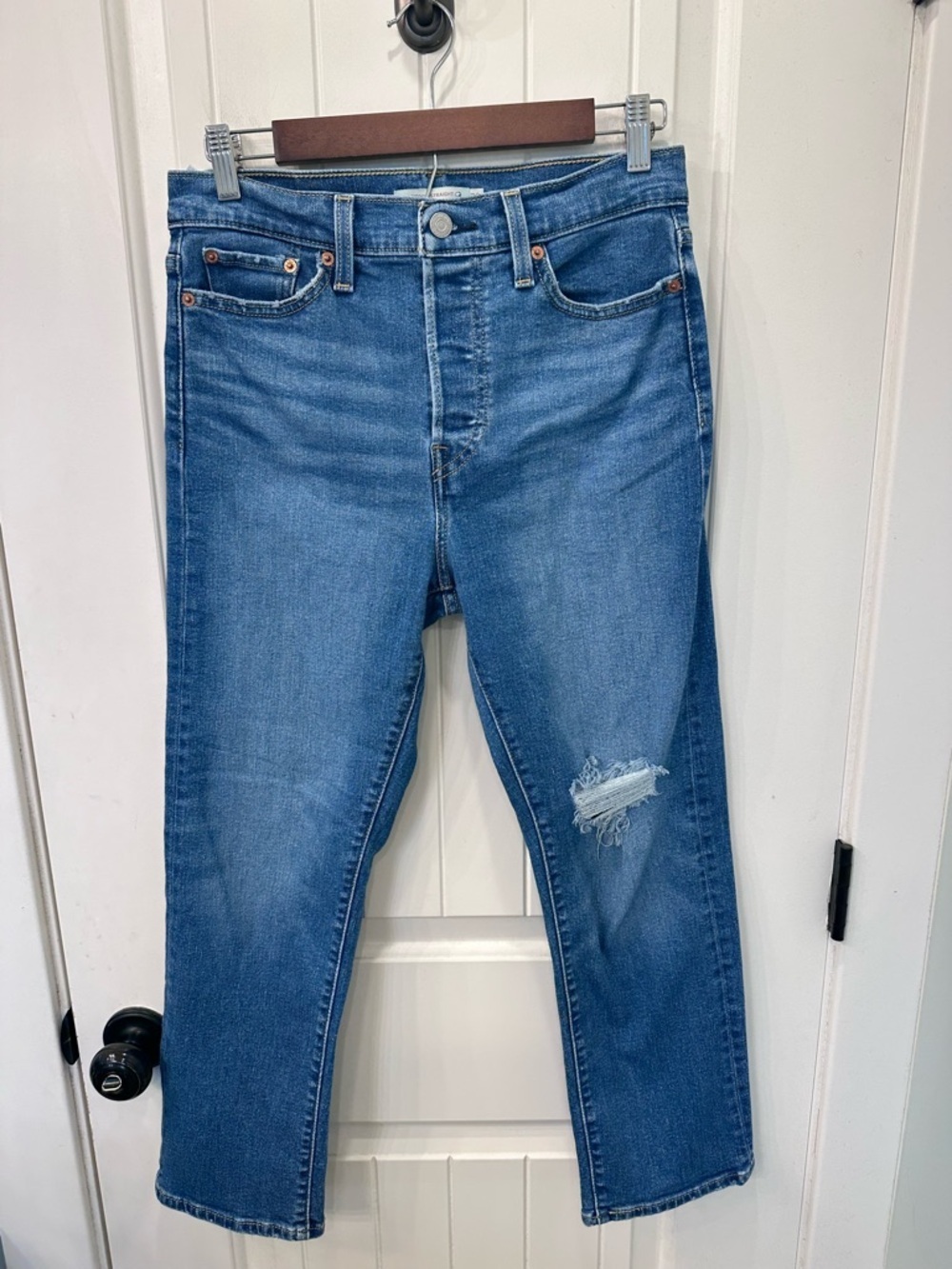 Iconic Levi's Wedgie Straight Button Fly Distressed Ankle Jeans Size 29